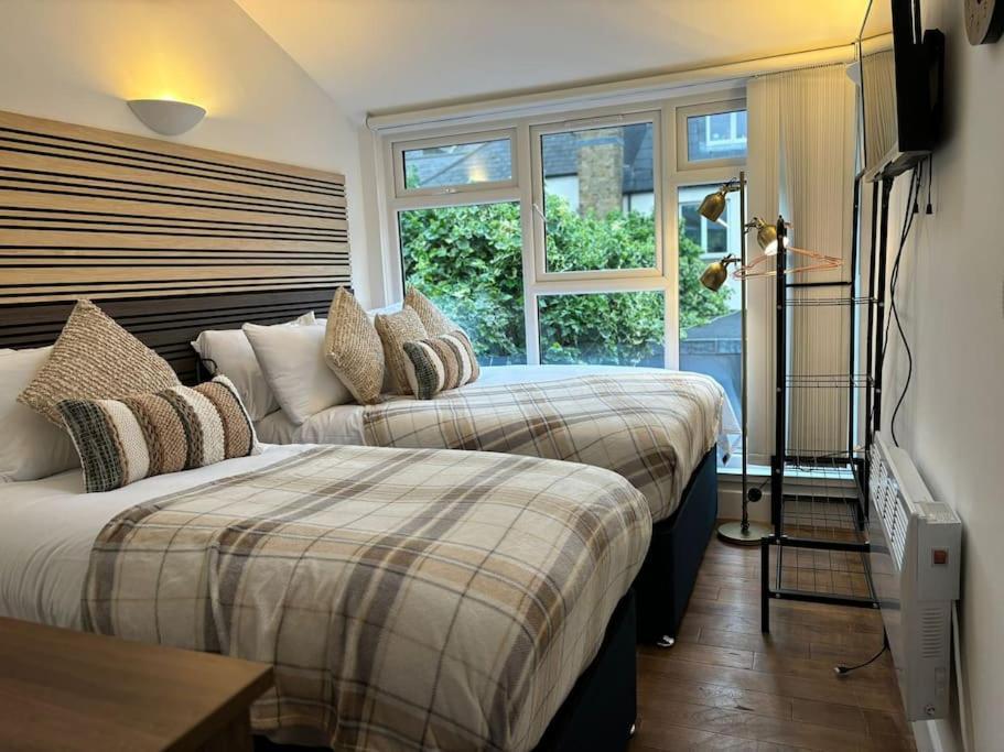 The Urban Retreat 4bdr Sleep 14 Hébergement de vacances Londres